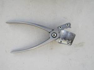 lot 228 image: Vintage York nut Sheller with original paperwork in original box