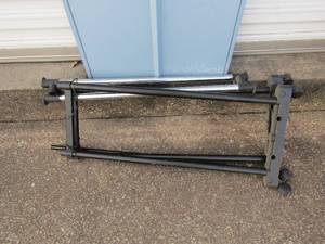 lot 283 image: Rolling clothes rack