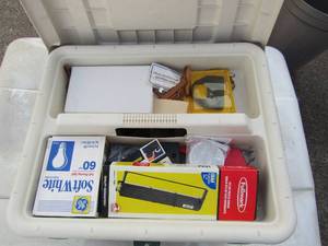 lot 294 image: Tub with top storage desk lamps and bulbs