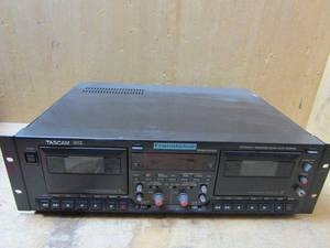 lot 4 image: TASCM 322 DOUBLE AUTO REVERSE CASSETTE DECK, TURNS ON AND LOOKS GREAT, PROFESSIONAL SOUND EQUIPTMENT