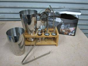 lot 35 image: HOME BARTENDER SET, 12 OF 15 ORIGINAL PCS, GREAT CONDITION