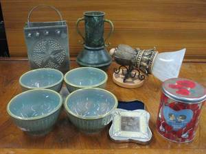 lot 39 image: CERAMIC BOWLS, TINS & HOME DECOR