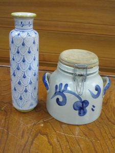 lot 45 image: VINTAGE SALT GLAZED STONEWARE CROCK W LID & HANDLES WEST GERMANY, HAND PAINTED CERAMIC VASE