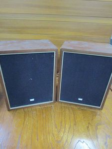 lot 87 image: 2 LLOYDS SPEAKERS, 8 OHMS, MOUNTABLE, UNTESTED