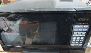 lot 90 image: MICROWAVE