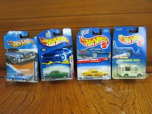 lot 95 image: 4 HOTWHEELS IN PACKAGING, MONTE CARLO, HOTWHEELS 35TH COLLECTOR #60 ANNIVERSARY THUNDERBIRD, ROADRUNNER, 1983 GOOD HUMOR TRUCK