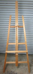 lot 102 image: ADJUSTABLE PAINTING EASEL, 73.5 TALL, HOLDS UP TO 33.5 TALL CANVAS