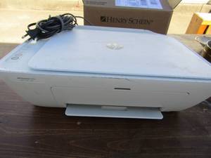 lot 25 image: HP printer with plug