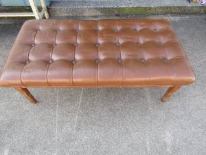 lot 53 image: Brown bench  17x48x24  good condition