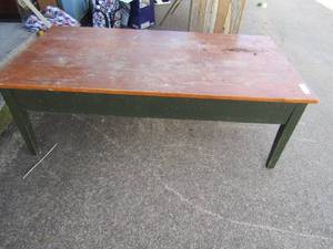 lot 62 image: Brown dark green coffee table with 2 small drawers 17x48x25