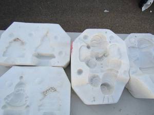 lot 77 image: Clay works molds- Elephant and santa napkin holder