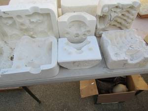 lot 83 image: CERAMIC MOLDS  - Christmas tree, Owl bookends, lone star book ends molds