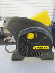 lot 90 image: Stanley 10 amp blower fan with 2 wall outlets buil in