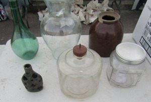lot 108 image: Flower vases covered candy dish
