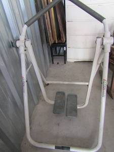 lot 131 image: Kathy Smith artech glider, no impact walker, exerciser