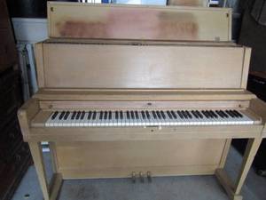 lot 137 image: Wurlitzer Piano serial #962412 DEKALB, IL