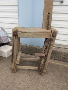 lot 153 image: VINTAGE SADDLE stand with built in clamp