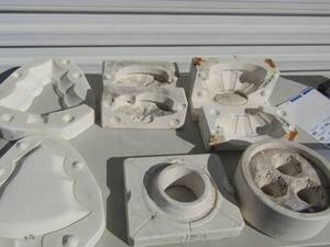 lot 193 image: Molds- christmas tree, vase, tree bell, bowl, ornament missing bottom