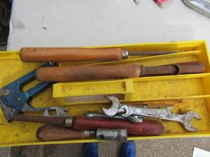 lot 202 image: Lathe tools, staple gun, assorted wrenches