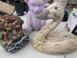 lot 218 image: Lot- music box, swan, teddy bear ceramic