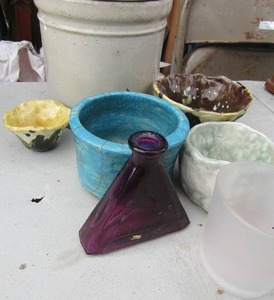 lot 220 image: Pottery bowls 1 has crack in lid
