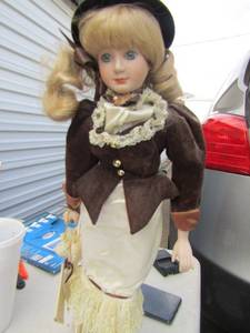 lot 246 image: Victoria Vickie doll on stand 18 tall