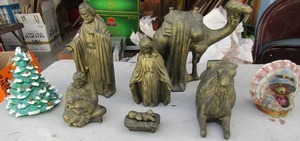 lot 254 image: Ceramic nativity pieces, christmas tree, turkey