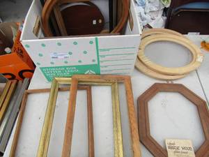 lot 264 image: 8x10 and 11z10 frames assorted shapes