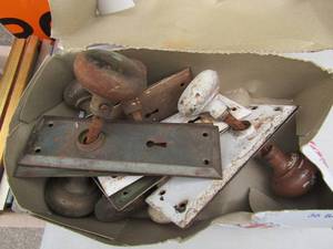 lot 275 image: Box of Vintage door knobs and key plates