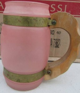 lot 286 image: Siesta Ware pink mug w wood handle mint condition