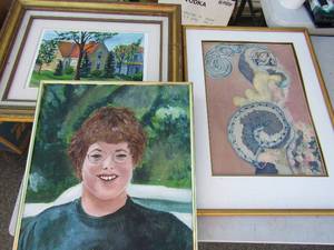 lot 321 image: 3D beaded lady gold frame 20x15, child 18x14, house 20x16 by Kara Butler