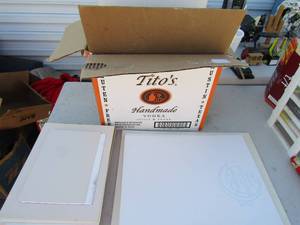lot 322 image: NEW white and off white canvas boards