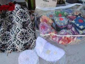 lot 326 image: Knitting pieces and small amount of fabric
