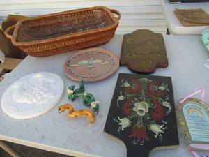 lot 358 image: Collectors casserole board,   black cutting board, Gods promise wind chime, Capricorn ceramic, double handle wicker basket