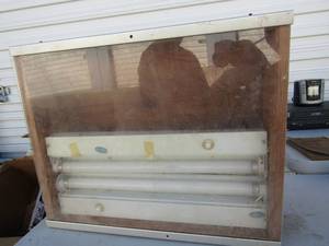 lot 359 image: Homemade box light for tracing