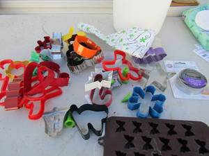 lot 360 image: Cookie cutters,  icing molds  icing bag,  design stamps
