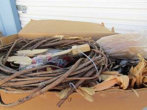 lot 361 image: Box full of art pieces for crafts