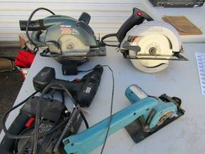 lot 362 image: B&D Wood Hawk skill saw, Skillsaw 10 amp 2.3 HP,   B&D drill,   Makita Saw