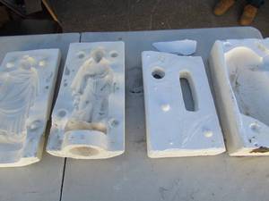 lot 416 image: Ken Occor mold swan 2 pieces 1 piece has small break