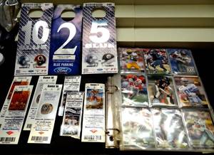 lot 35 image: LARGE BINDER OF DALLAS COWBOYS GAMESTUBS, STAR CARDS INCKUDING 1997 UD #40 EMMITT SMITH Star Rookie Flashback Dallas Cowboys Rare Insert
