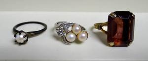 lot 148 image: ASSORTED COSTUME RING JEWELRY AS SHOWN