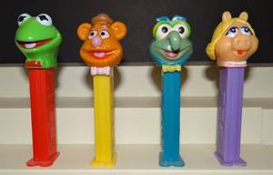 lot 177 image: VINTAGE SESAME STREET PEZ DISPENSERSN- GREAT CONDITION