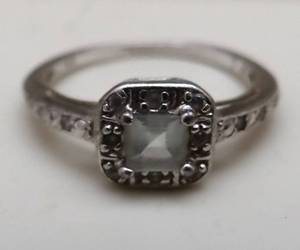 lot 183 image: BEAUTIFUL VINTAGE GEMSTONE RING STAMPED .925 SILVER