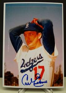 lot 199 image: AUTHENTIC AUTOGRAPH (TTM) - LOS ANGELES DODGERS , CARL ERSKINE HOF, 2 NO HITTERS SIGNED 5 X 7 PHOTO