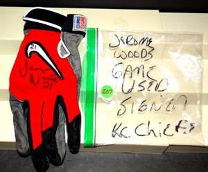 lot 207 image: ACTUAL GAME USED AUTOGRAPH - Jerome Woods Kansas City Chiefs Glove $$$