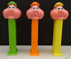 lot 232 image: Vintage Pez Bubbleman GREEN, ORANGE, YELLOW Stem  $$