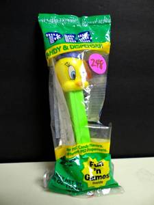 lot 248 image: Vintage Tweety Bird With Cap Looney Tunes Pez Dispenser Sealed New 1998 (SMALL BAG TEAR)