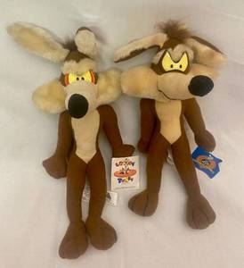 lot 168 image: Vintage Looney Tunes Wile E Coyote Plush toy 1995 1997 Wile E Coyote Plush