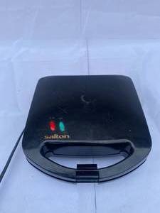 lot 32 image: Salton Waffle Maker Model WM8BEL