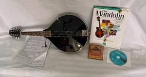 lot 34 image: Savanah Sa-100 BkA Style Mandolin with extra Strings